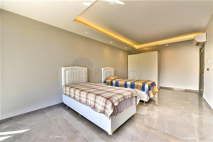 Villa mit Blick auf das Mittelmeer und die Festung von Alanya