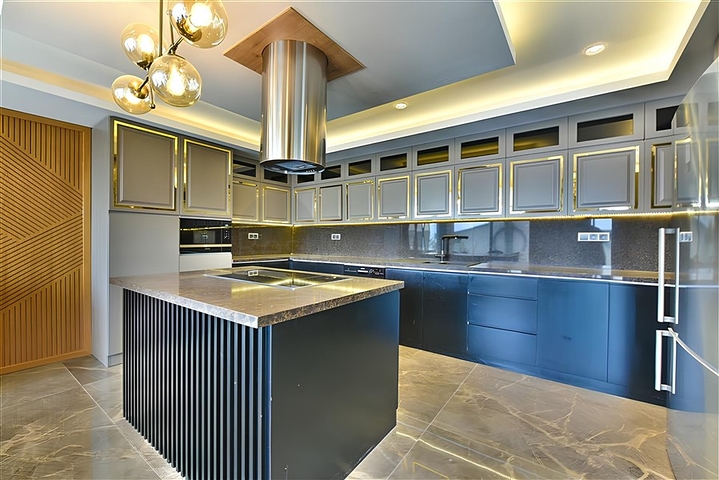 Villa mit Blick auf das Mittelmeer und die Festung von Alanya