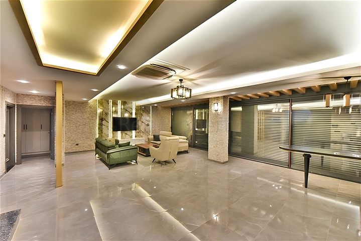 Villa mit Blick auf das Mittelmeer und die Festung von Alanya