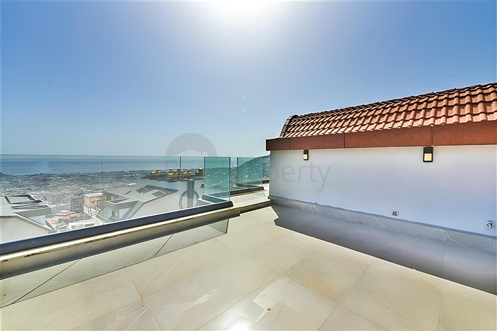 Villa mit Blick auf das Mittelmeer und die Festung von Alanya