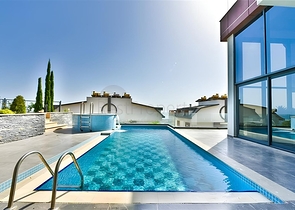 Villa mit Blick auf das Mittelmeer und die Festung von Alanya