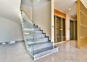 Villa mit Blick auf das Mittelmeer und die Festung von Alanya