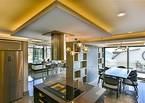 Villa mit Blick auf das Mittelmeer und die Festung von Alanya