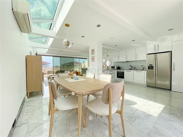 3+1 Penthouse mit Meer- und Bergblick