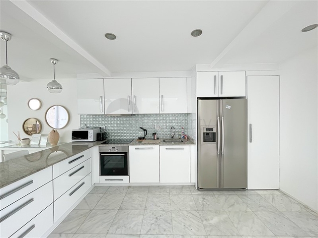 3+1 Penthouse mit Meer- und Bergblick