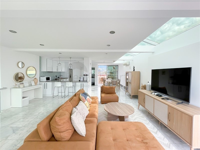 3+1 Penthouse mit Meer- und Bergblick