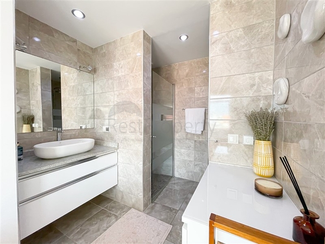 3+1 Penthouse mit Meer- und Bergblick