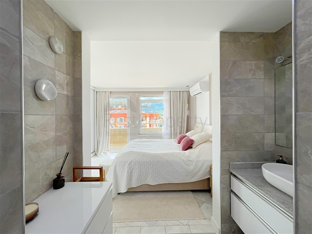 3+1 Penthouse mit Meer- und Bergblick