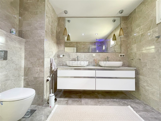 3+1 Penthouse mit Meer- und Bergblick