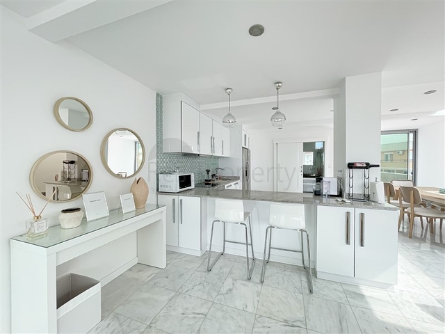 3+1 Penthouse mit Meer- und Bergblick