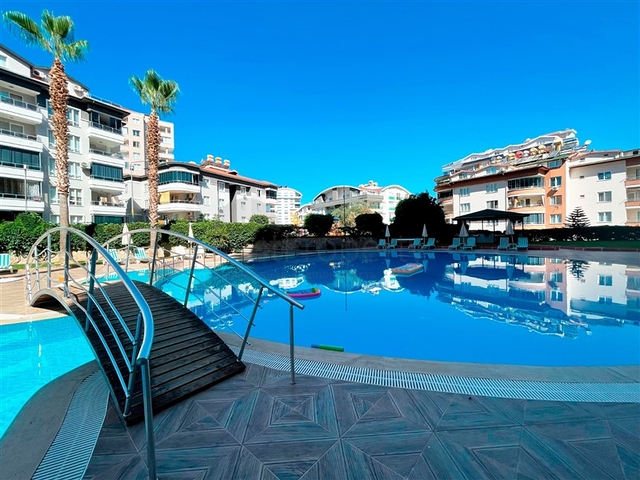 3+1 Penthouse mit Meer- und Bergblick