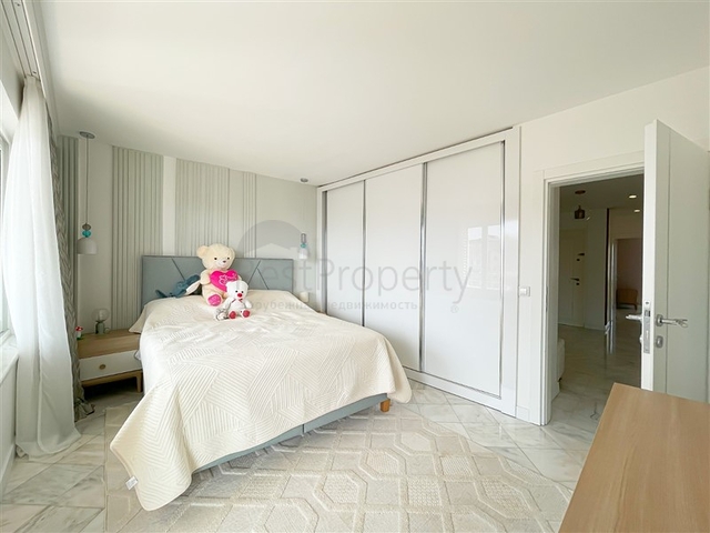 3+1 Penthouse mit Meer- und Bergblick