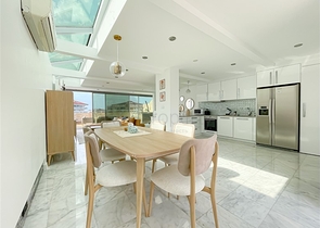 3+1 Penthouse mit Meer- und Bergblick