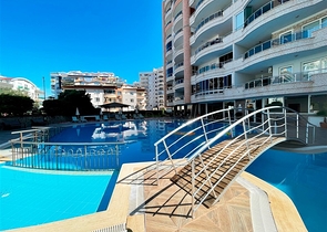 3+1 Penthouse mit Meer- und Bergblick