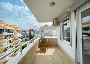 3+1 Penthouse mit Meer- und Bergblick