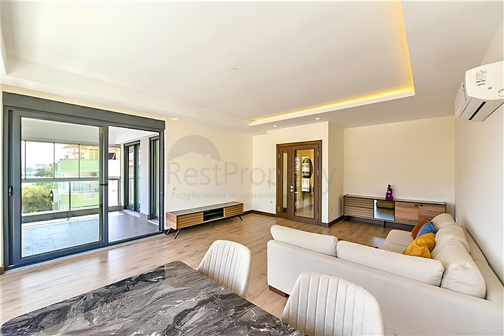 Wohnung 2+1 mit separater Küche 50 Meter vom Meer entfernt im Zentrum von Alanya