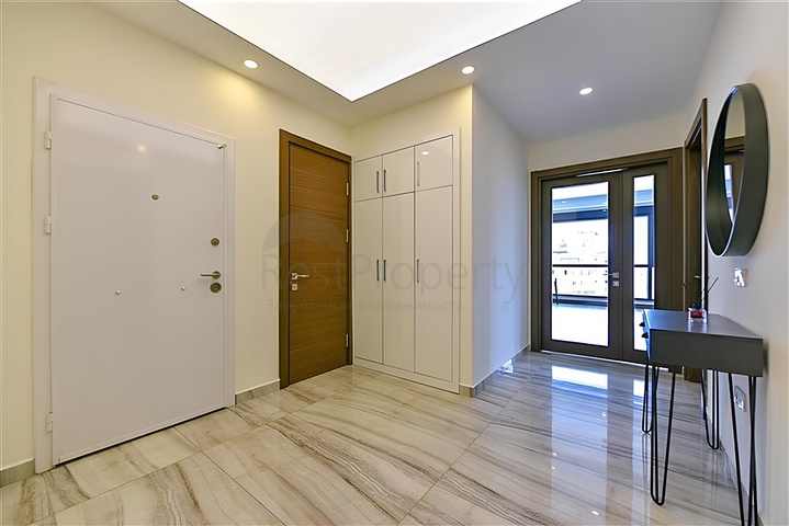 Wohnung 2+1 mit separater Küche 50 Meter vom Meer entfernt im Zentrum von Alanya