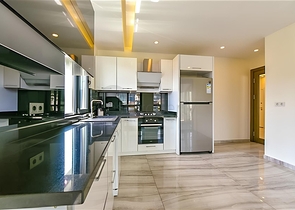 Wohnung 2+1 mit separater Küche 50 Meter vom Meer entfernt im Zentrum von Alanya