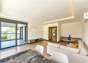 Wohnung 2+1 mit separater Küche 50 Meter vom Meer entfernt im Zentrum von Alanya