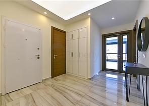 Wohnung 2+1 mit separater Küche 50 Meter vom Meer entfernt im Zentrum von Alanya