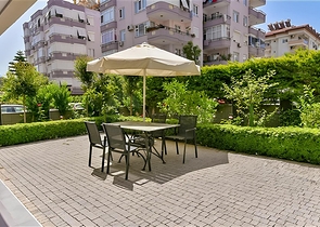 Wohnung 2+1 mit separater Küche 50 Meter vom Meer entfernt im Zentrum von Alanya