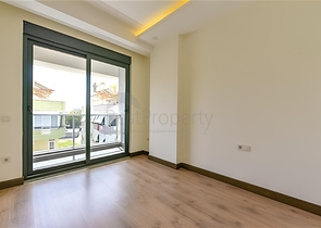 Wohnung 2+1 mit separater Küche 50 Meter vom Meer entfernt im Zentrum von Alanya