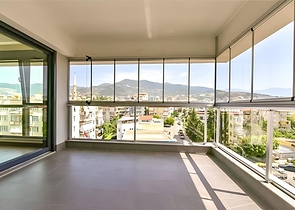 Wohnung 2+1 mit separater Küche 50 Meter vom Meer entfernt im Zentrum von Alanya