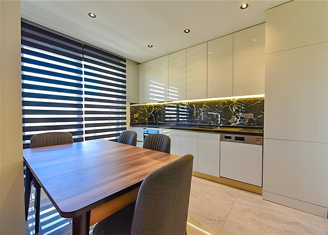 Penthouse 2+1 in einem neuen Komplex im Stadtteil Oba, 350 m vom Meer entfernt