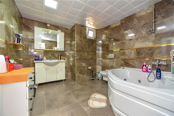 Geräumige Villa in Mahmutlar ist die perfekte Wahl für eine große Familie