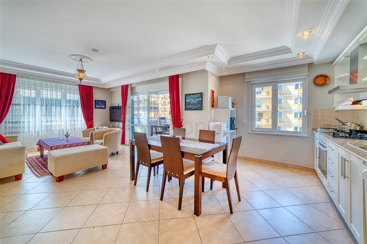 Geräumige 2+1-Wohnung in Mahmutlar