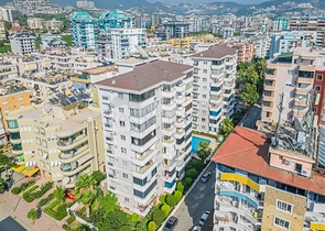 1+1 Wohnung im Stadtteil Mahmutlar, 250 m vom Meer entfernt