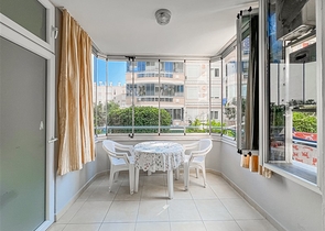 1+1 Wohnung im Stadtteil Mahmutlar, 250 m vom Meer entfernt