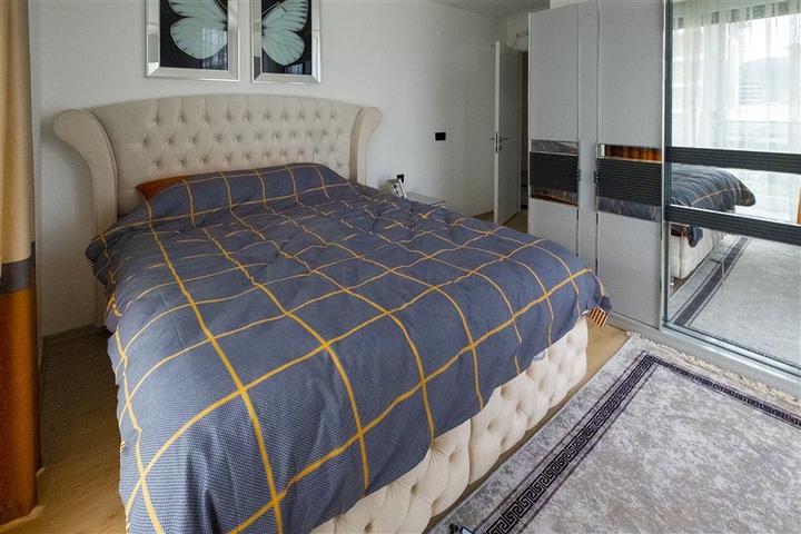 Möblierte 2+1-Wohnung in einem neuen Komplex im Stadtteil Kargicak