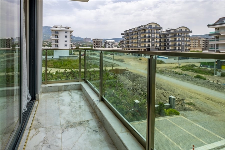 Möblierte 2+1-Wohnung in einem neuen Komplex im Stadtteil Kargicak