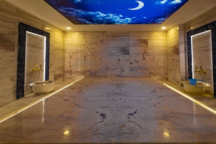 Möblierte 2+1-Wohnung in einem neuen Komplex im Stadtteil Kargicak