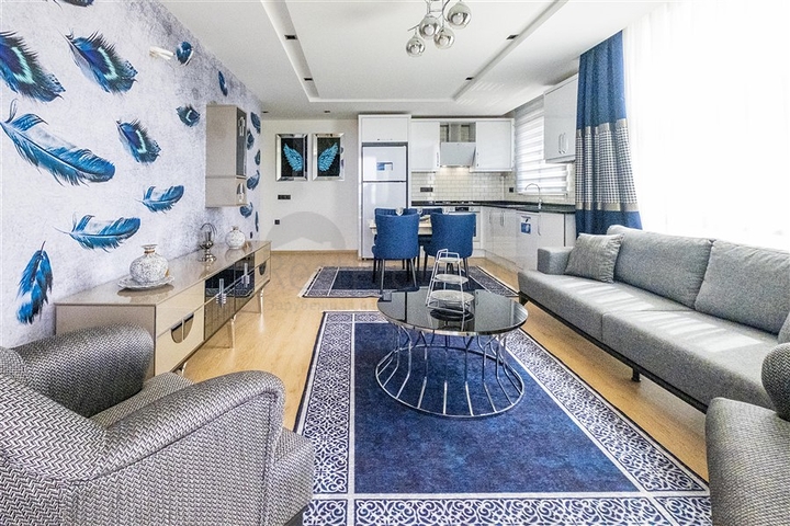 Möblierte 2+1-Wohnung in einem neuen Komplex im Stadtteil Kargicak