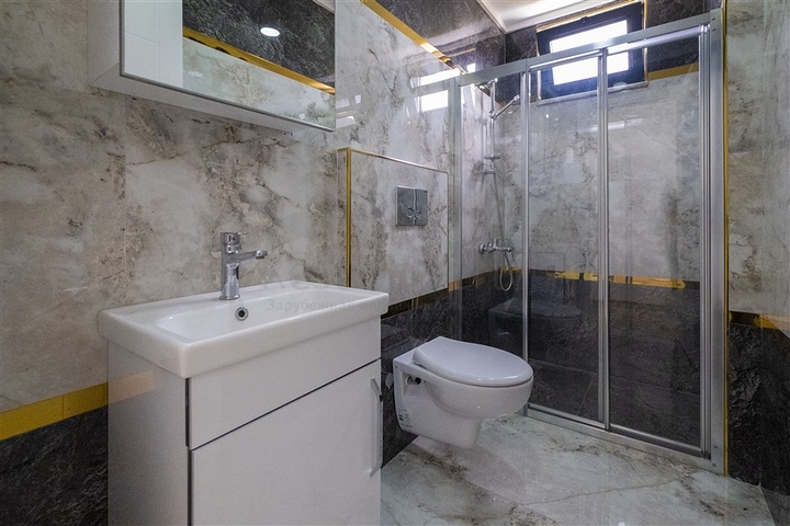 Möblierte 2+1-Wohnung in einem neuen Komplex im Stadtteil Kargicak