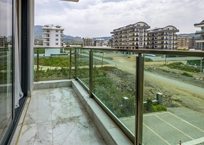 Möblierte 2+1-Wohnung in einem neuen Komplex im Stadtteil Kargicak