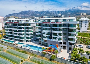 Möblierte 2+1-Wohnung in einem neuen Komplex im Stadtteil Kargicak