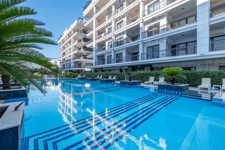 Wohnung 2+1 50 m vom Meer entfernt im Stadtteil Kargicak