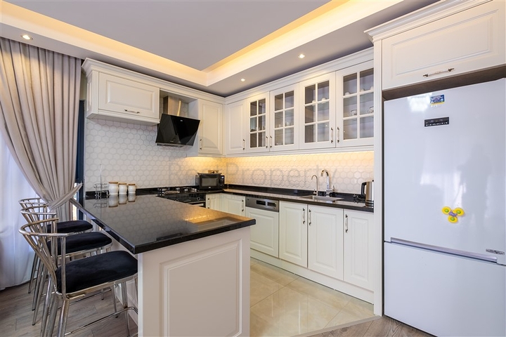 Wohnung 2+1 50 m vom Meer entfernt im Stadtteil Kargicak