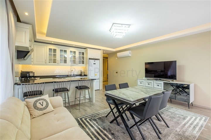 Wohnung 2+1 50 m vom Meer entfernt im Stadtteil Kargicak