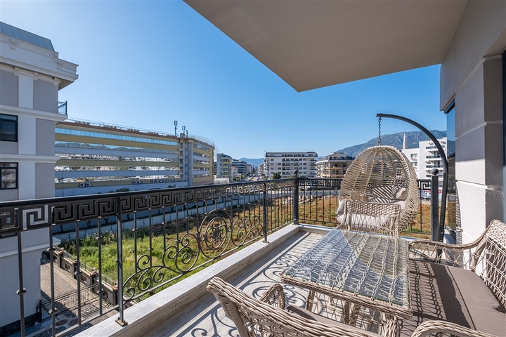 Wohnung 2+1 50 m vom Meer entfernt im Stadtteil Kargicak