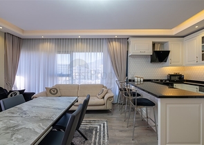 Wohnung 2+1 50 m vom Meer entfernt im Stadtteil Kargicak