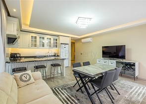 Wohnung 2+1 50 m vom Meer entfernt im Stadtteil Kargicak