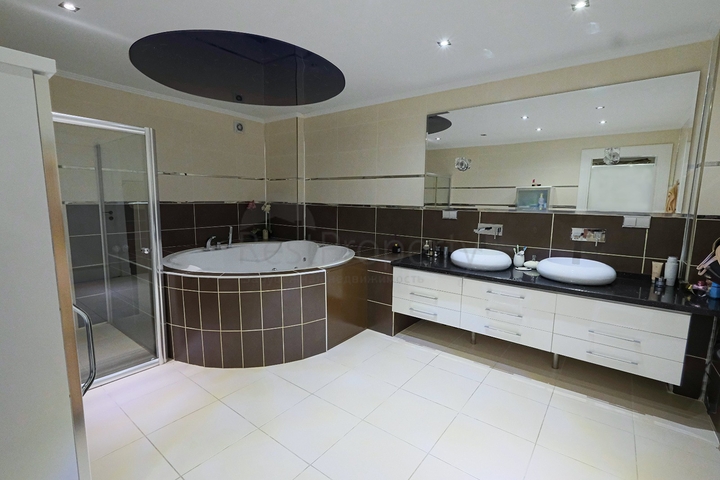 Villa mit 3+2 Grundrissen im Zentrum von Alanya mit Blick auf das Mittelmeer