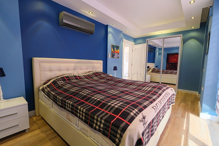 Villa mit 3+2 Grundrissen im Zentrum von Alanya mit Blick auf das Mittelmeer