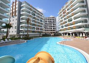 2+1 Wohnung in einem Komplex mit Hotelinfrastruktur im Bezirk Avsallar