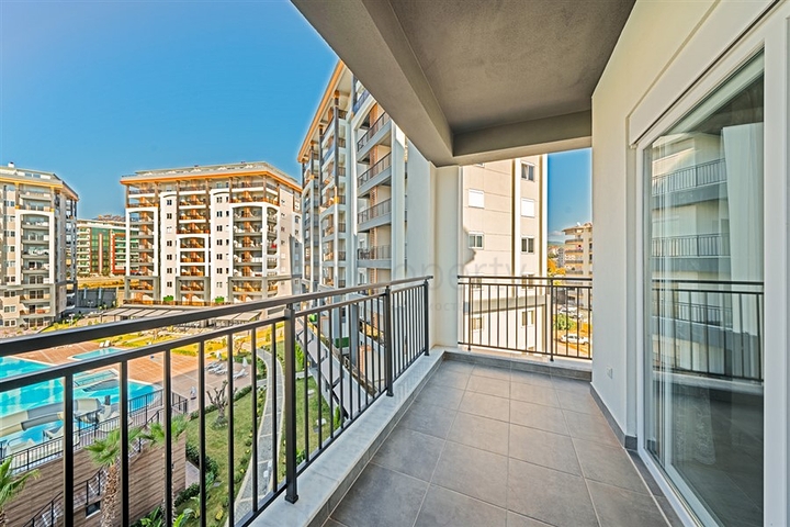 Dreizimmerwohnung im neuen Avsallar-Komplex