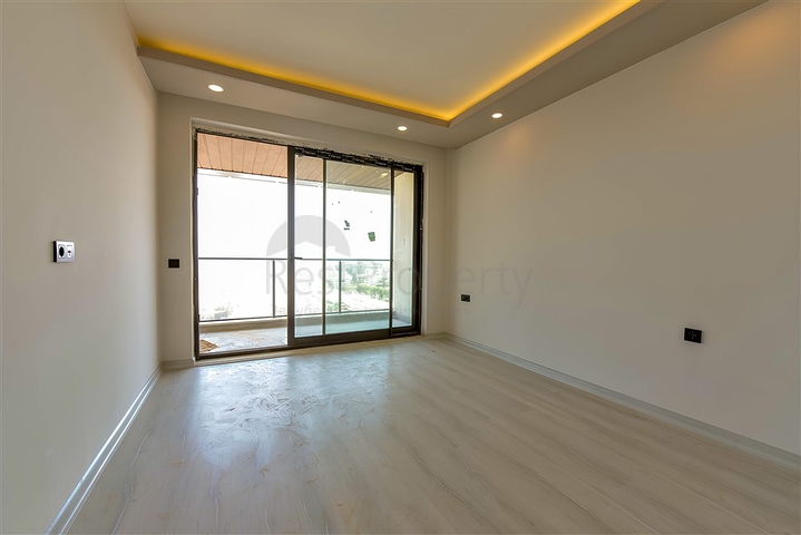 Penthouse mit drei Schlafzimmern in einem neuen Komplex mit Meerblick